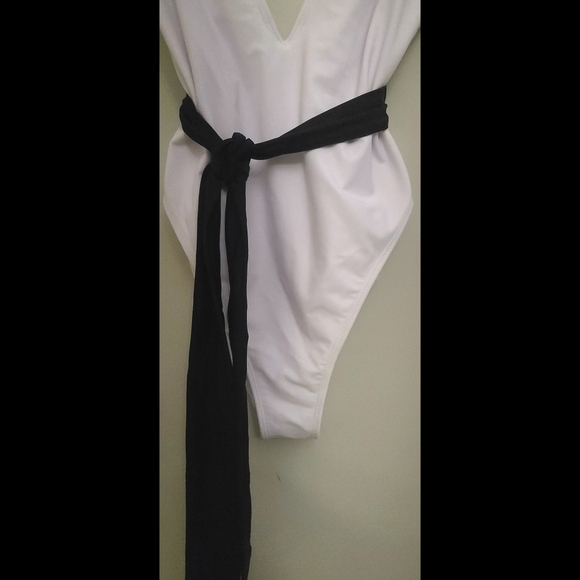 🆕️ NWT Deep-V White Swimsuit with Black Tie - Picture 3 of 6